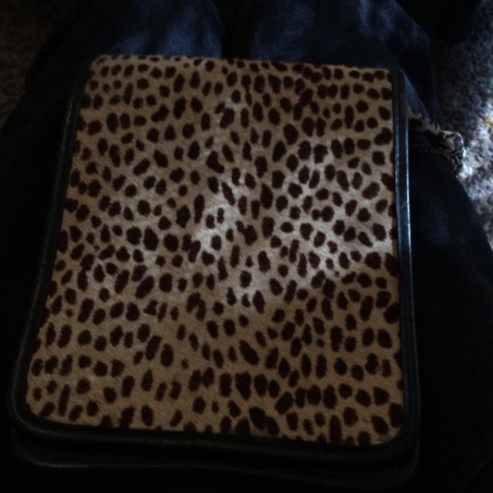 Selling a zippi purse used in good condition.